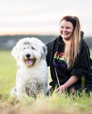 Anna ja Dudi pellolla